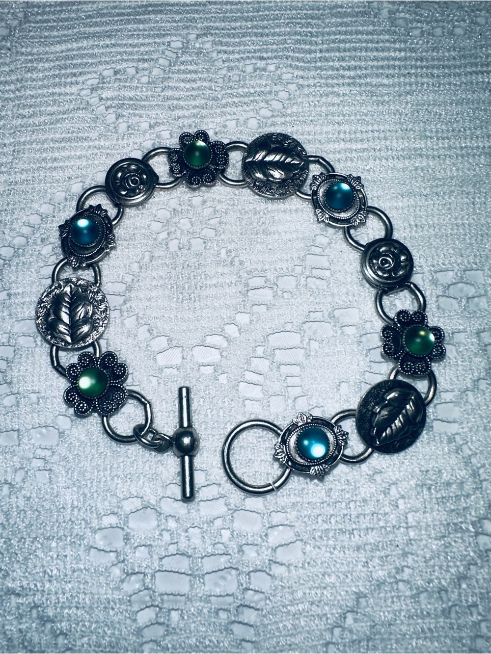 Charming silver bracelet 7.5”
